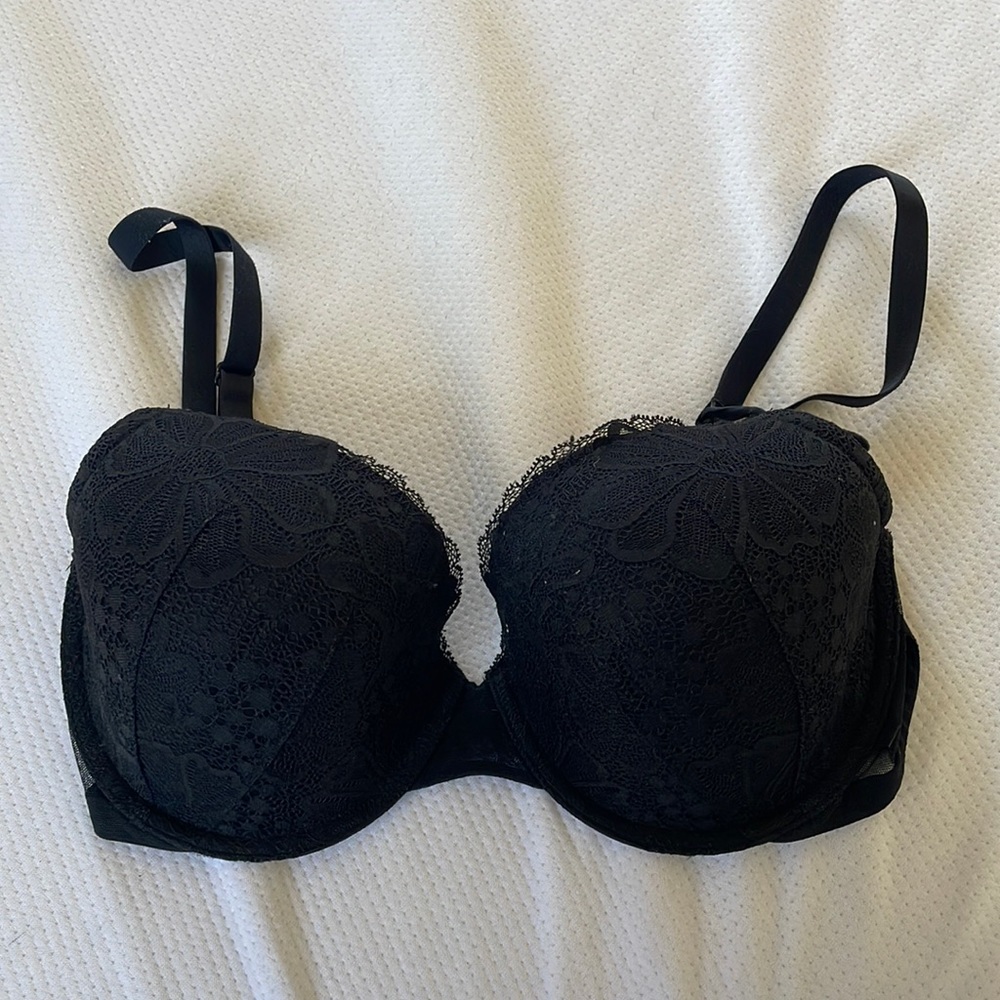 like new victoria’s secret lined demi black lace bra // 34DDD